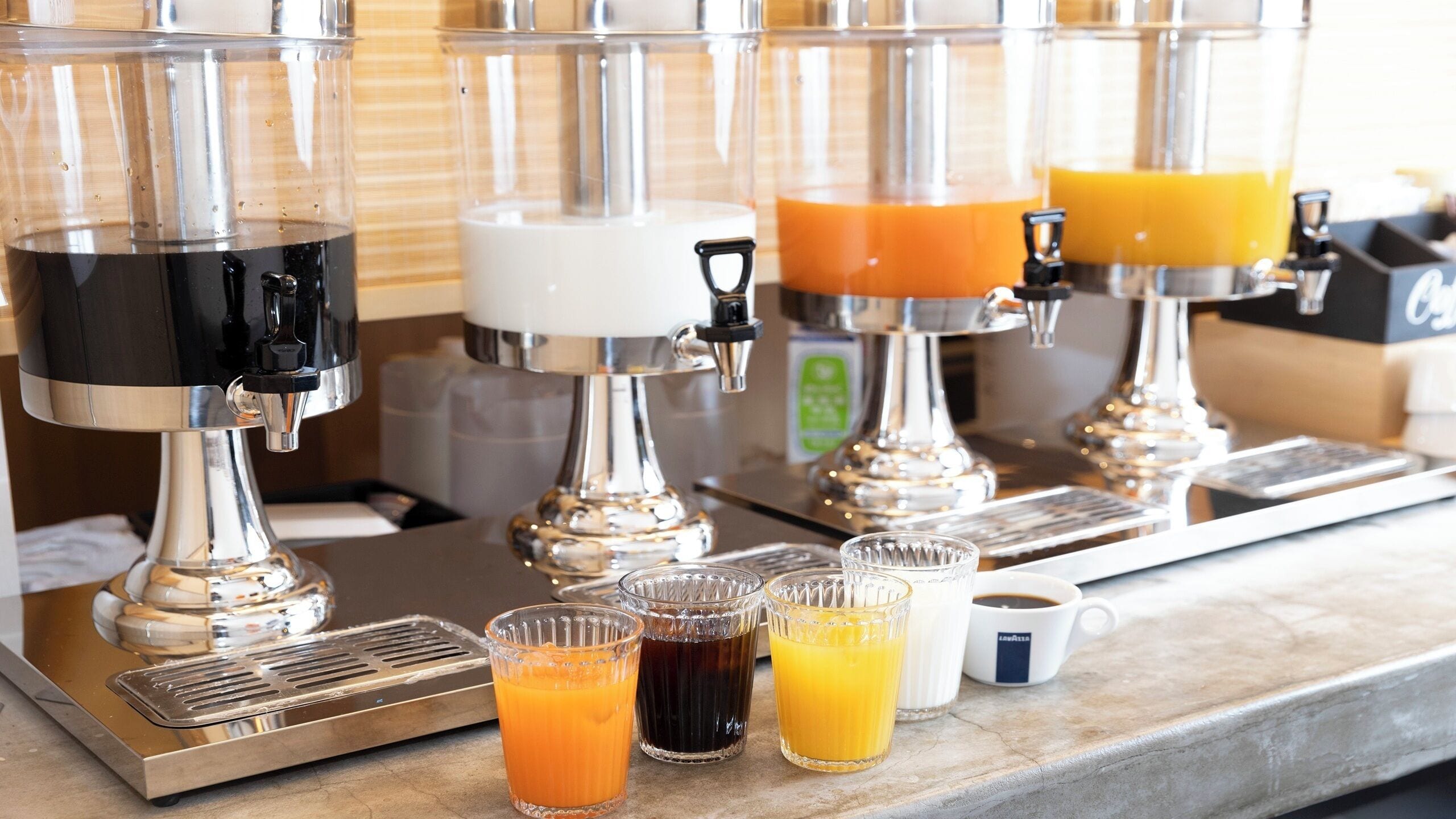 daily buffet breakfast for a fee