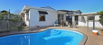 Central Hastings with In-ground Pool