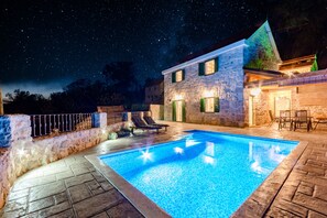 House (Two Bedroom Holiday Home with Private) | Pool | Seasonal outdoor pool - Holiday Home Rustic (Muc)