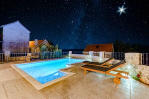 Nhà (Two Bedroom Holiday Home with Private) | Hồ bơi | Hồ bơi ngoài trời phục vụ theo mùa 