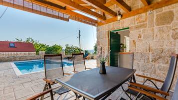 House (Two Bedroom Holiday Home with Private) | Terrace/patio