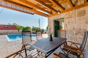 House (Two Bedroom Holiday Home with Private) | Terrace/patio - Holiday Home Rustic (Muc)