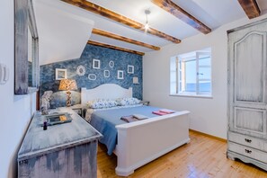 House (Two Bedroom Holiday Home with Private)
