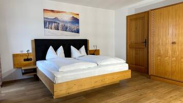 1 Schlafzimmer, Zimmersafe, Reisekinderbett, kostenloses WLAN