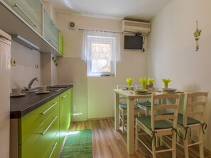 Private kitchen | Fridge, stovetop, espresso maker, electric kettle