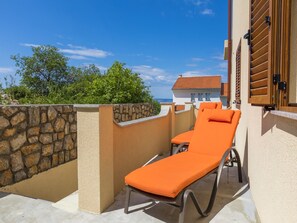 4 bedrooms, iron/ironing board, free WiFi - Apartments Ninac (Novi Vinodolski)