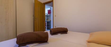 4 chambres, fer et planche à repasser, Wi-Fi gratuit