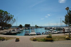Beach nearby - Apartments Karmen 1 (Crikvenica)