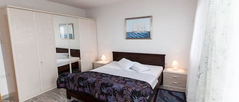 1 bedroom, iron/ironing board, free WiFi