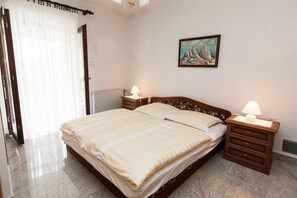 1 bedroom, iron/ironing board, free WiFi