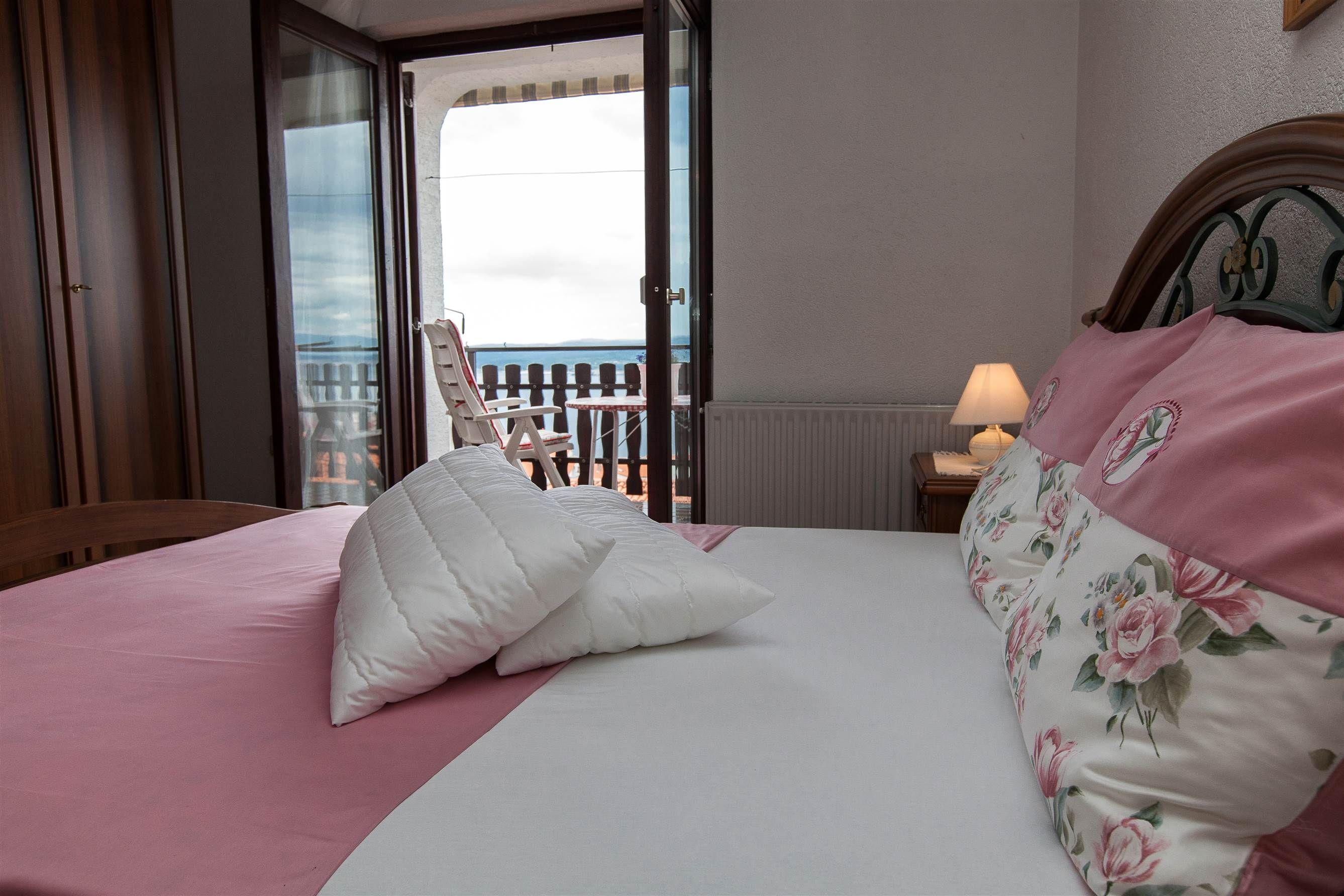 1 bedroom, iron/ironing board, free WiFi