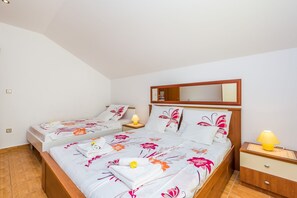 1 chambre, fer et planche à repasser, accès au Wi-Fi (inclus)