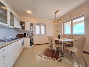 Apartment (A2) | Private kitchen