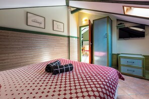 Apartment (A1) | 1 bedroom, iron/ironing board, free WiFi