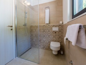 Bathroom | Shower