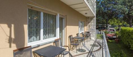 Apartment (A1) | Balkon