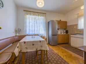 Apartment (A1) | Dining