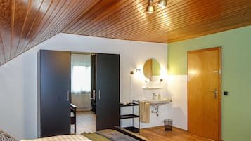 3 Schlafzimmer, Bügeleisen/Bügelbrett, Reisekinderbett, kostenloses WLAN