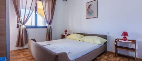 1 bedroom, iron/ironing board, free WiFi