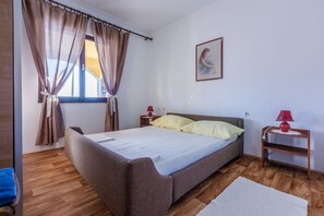 1 bedroom, iron/ironing board, free WiFi