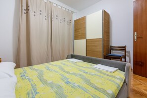 1 bedroom, iron/ironing board, free WiFi