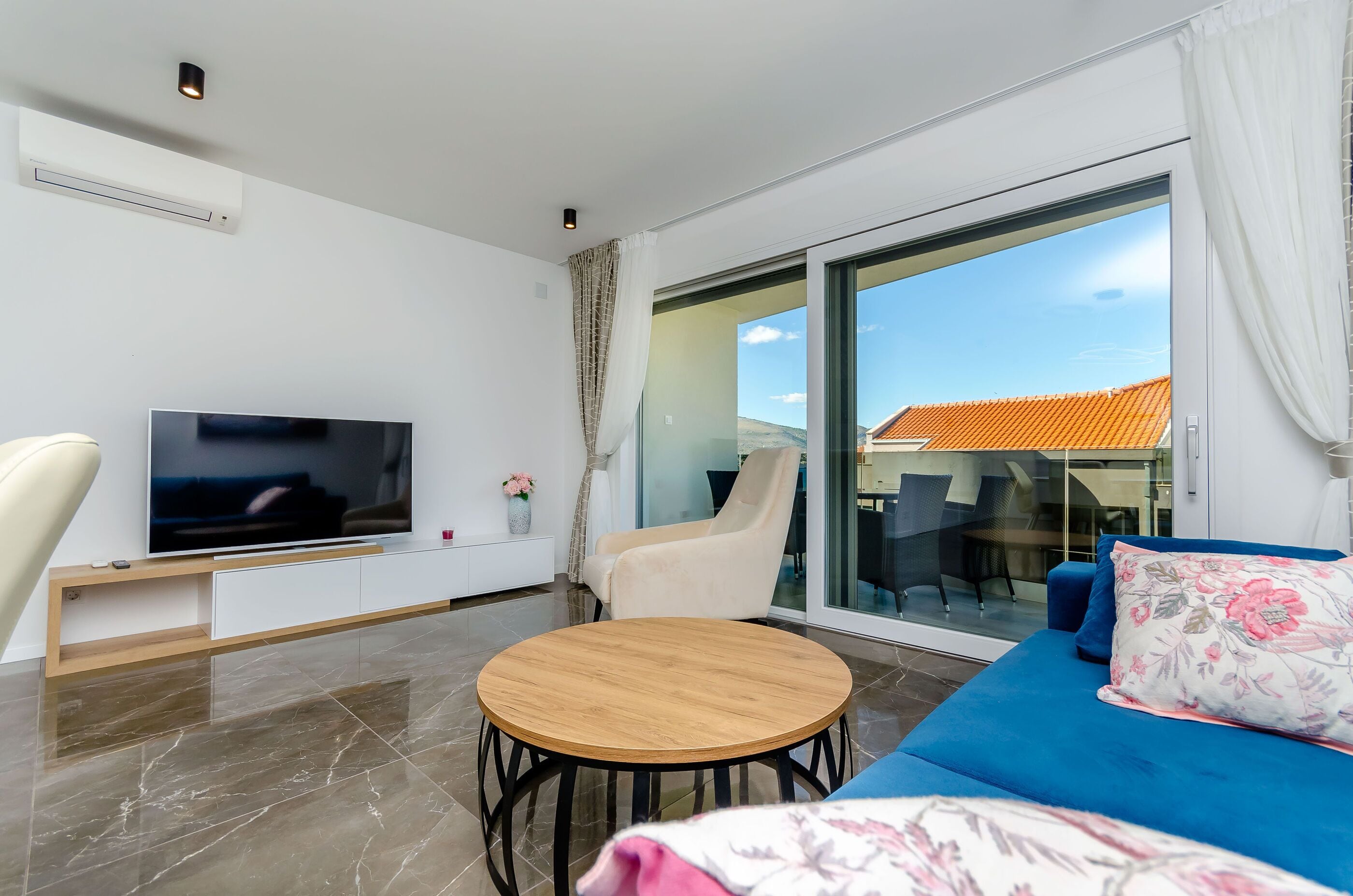 Apartment (A2) | Living room