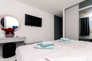 In-room safe, iron/ironing board, free WiFi