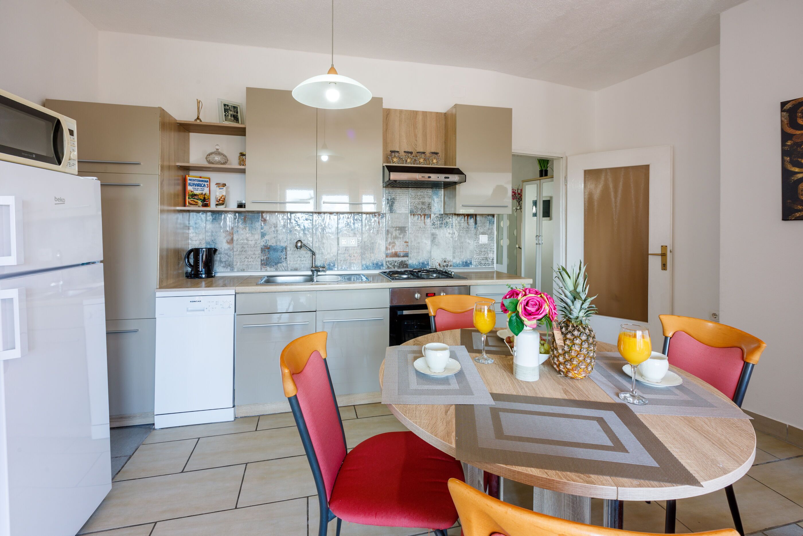 Cuisine privée | Réfrigérateur, four à micro-ondes, un four, surface de cuisson