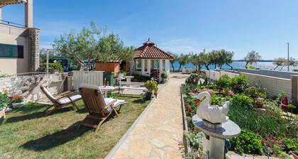 Apartments Ivanka on the Beach