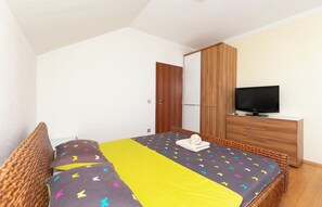 Huvila | Tallelokero huoneessa, silitysrauta/-lauta, ilmainen Wi-Fi