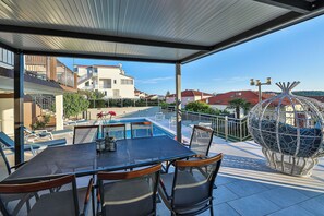 Γεύματα σε εξωτερικό χώρο