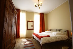 5 chambres, fer et planche à repasser, Wi-Fi gratuit