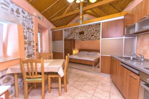 Dining - House Dinko (Bol)
