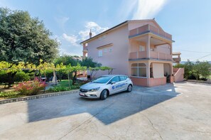 Parcheggio non assistito gratuito