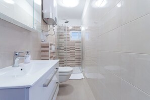 Apartment (A2) | Bathroom | Shower - Apartments Slavica (Lopar)