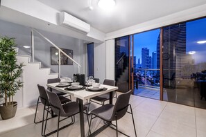 Leilighet (Penthouse) | Oppholdsområde | Smart-TV, Netflix og strømmetjenester
