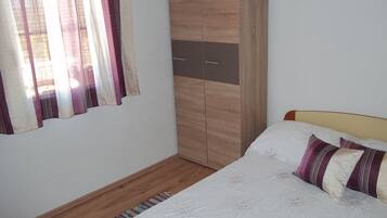 Ferienhaus (Holiday Home with Terrace) | 1 Schlafzimmer, Babybetten
