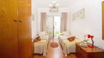 3 makuuhuonetta, silitysrauta/-lauta, vauvan matkasänky, ilmainen Wi-Fi