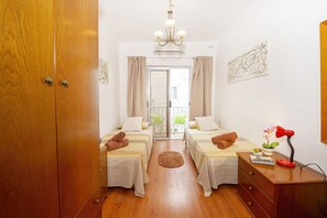3 bedrooms, iron/ironing board, travel cot, free WiFi