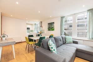 Apartamento superior, suíte | Lounge