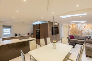 Penthouse, salle de bains attenante | Restaurant