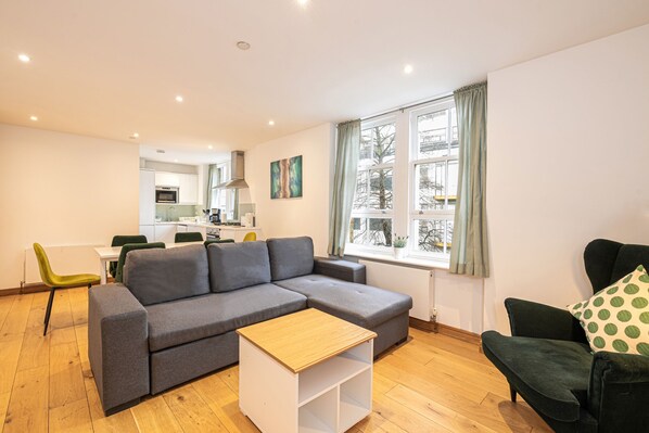 Appartement Supérieur, salle de bains attenante | Bar lounge
