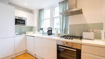 Superior Apartment, Ensuite | Private kitchen
