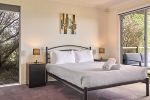 4 chambres, fer et planche à repasser, accès au Wi-Fi (inclus)