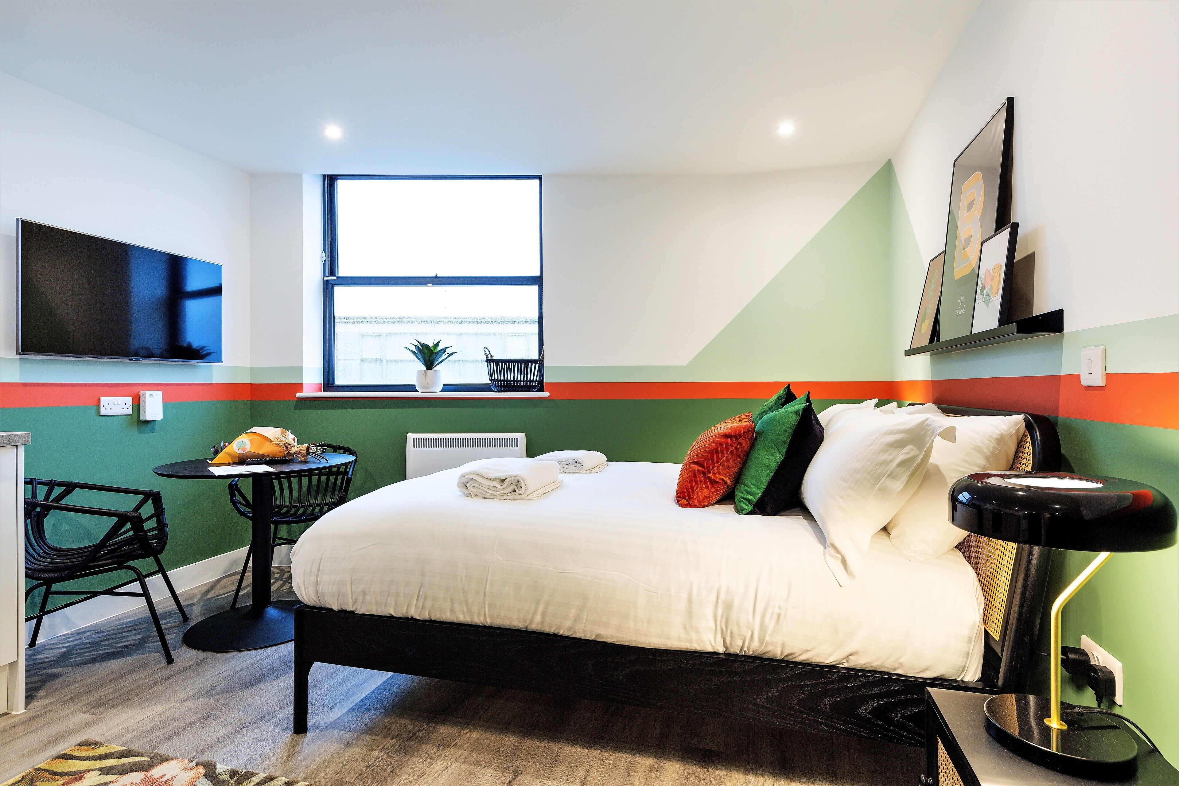 Chambre Ville | Coin séjour