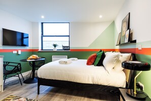 City Room | Living area | 42-inch Smart TV with digital channels, TV