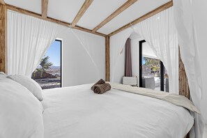 3 slaapkamers, een strijkplank/strijkijzer, reisbedje, wifi