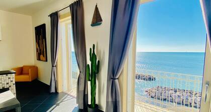 Sea View Apartment with balcony