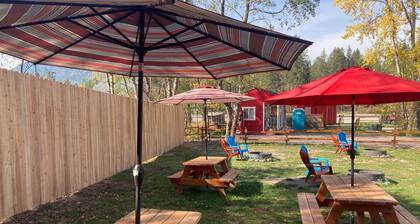The Red Station by Glacier - Apartment #3 with AC and laundry