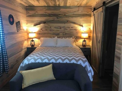 The Red Station by Glacier - Cabin #6 with AC and laundry